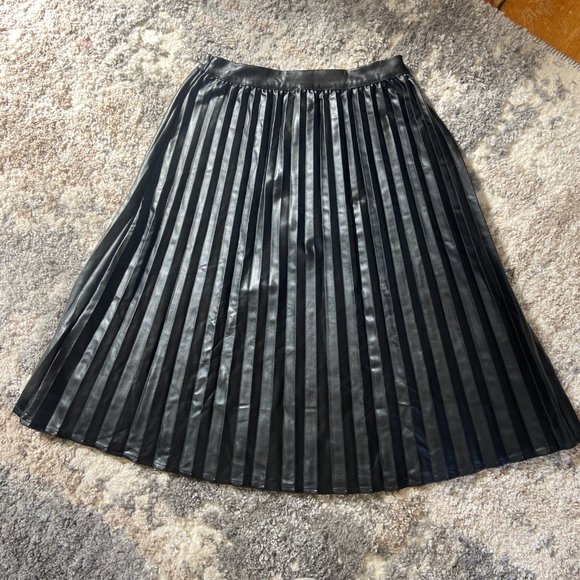 NWT Faux Leather Pleated Midi Skirt - Picture 5 of 5